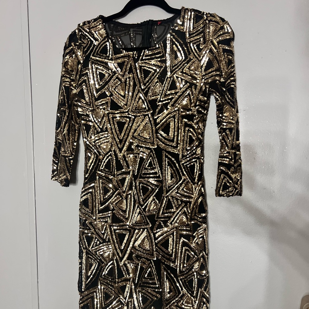 Elegant Black and Gold Sequin Dress